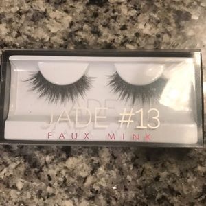 Huda Beauty Jade #13 Faux Mink Eyelashes